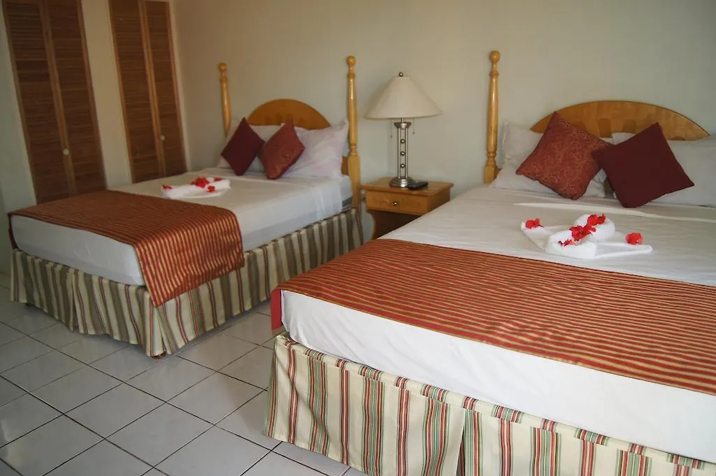 Tamboo Resort Негрил Отель