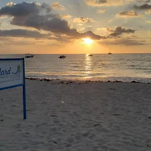 Yard Beach House *** Negril