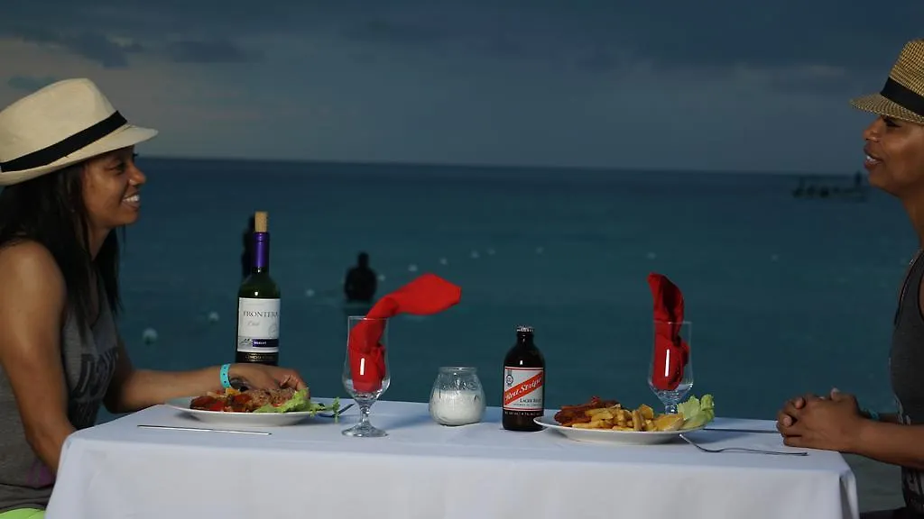 Tamboo Resort Негрил